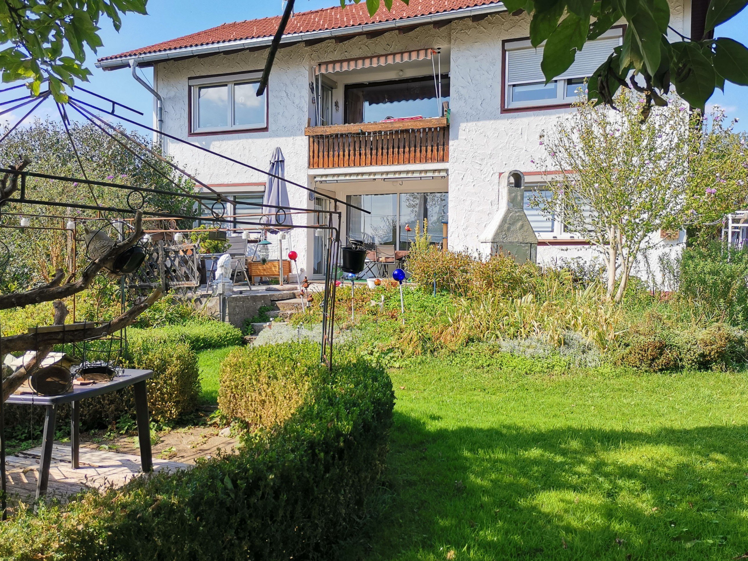 Foto Vermietes Zweifamilienhaus mit gro�em Garten