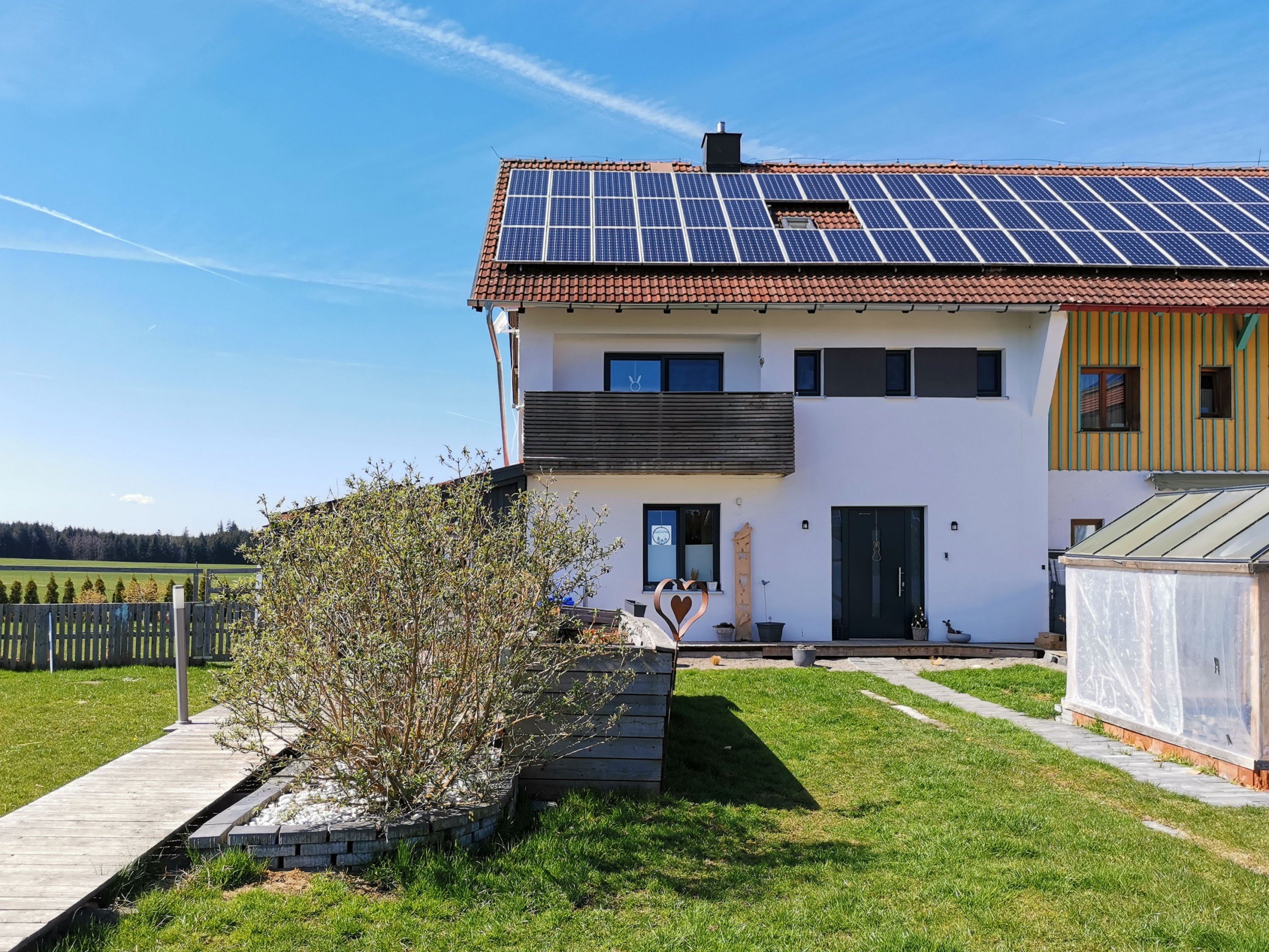 Foto Einfamilienhaus mit gro�em Grundst�ck in Ortsrandlage